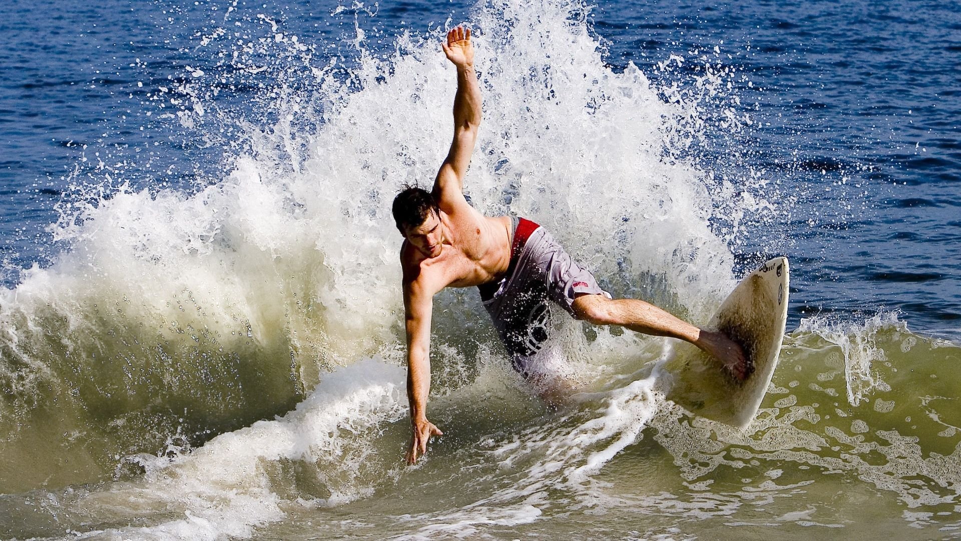 影响深远的比赛瞬间：运动员所创造的历史纪录，记录运动员的成绩